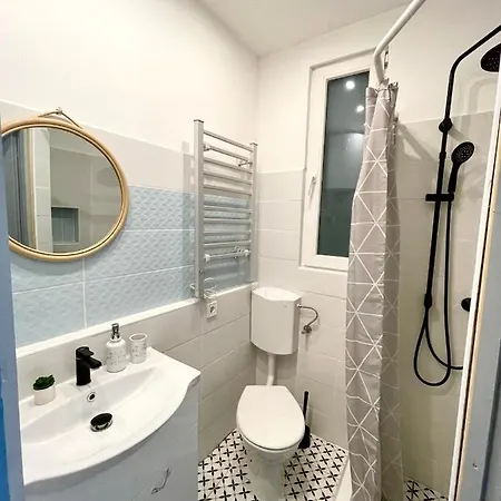 Apartment M As Milieu *